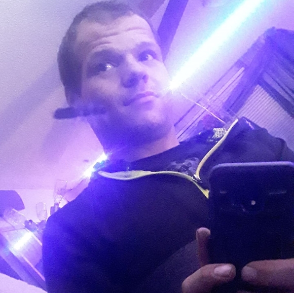 Meet your Posher, Rob - Picture 1 of 1